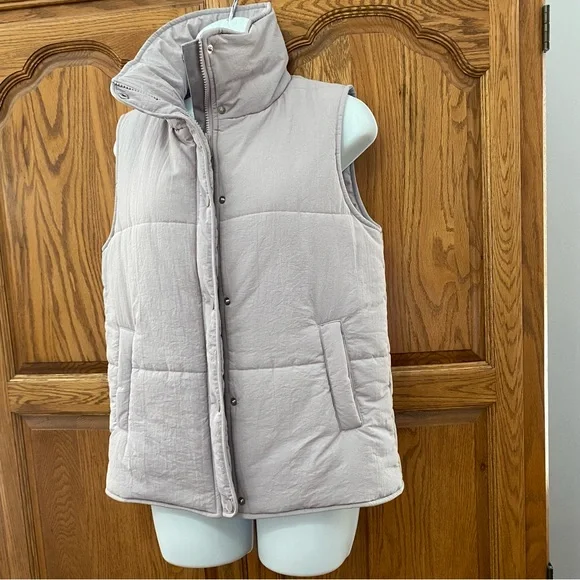 Alo Gold Rusher Puffer Vest Light Purple Women’s Sz Small Comfy Warm RARE COLOR - Picture 7 of 13